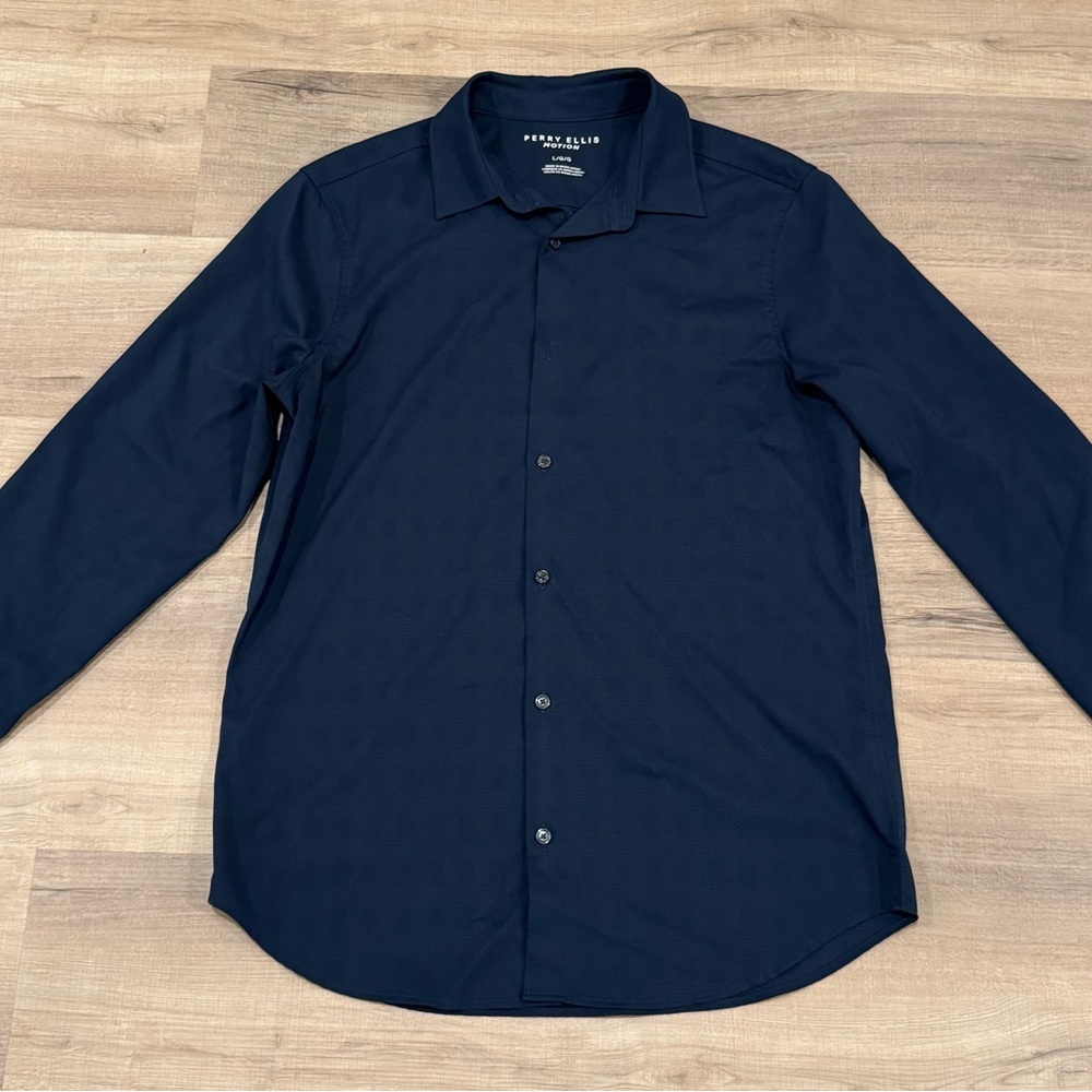 Large Perry Ellis Blue Casual Button Down Shirt